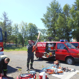Spotkanie ze strażakami w OSP Poczesna. - zdjęcie 10