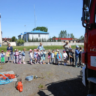 Spotkanie ze strażakami w OSP Poczesna. - zdjęcie 8